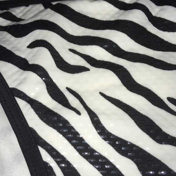 Guess Two piece bathing suit - Picture 5 of 6